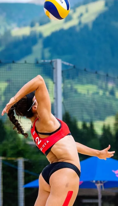 Amazing serve by ohjioh