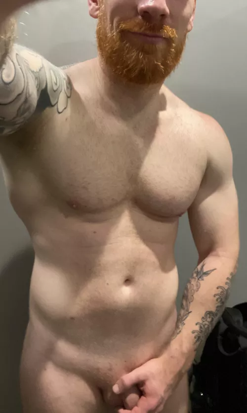 Changing room selfie by ginjaad