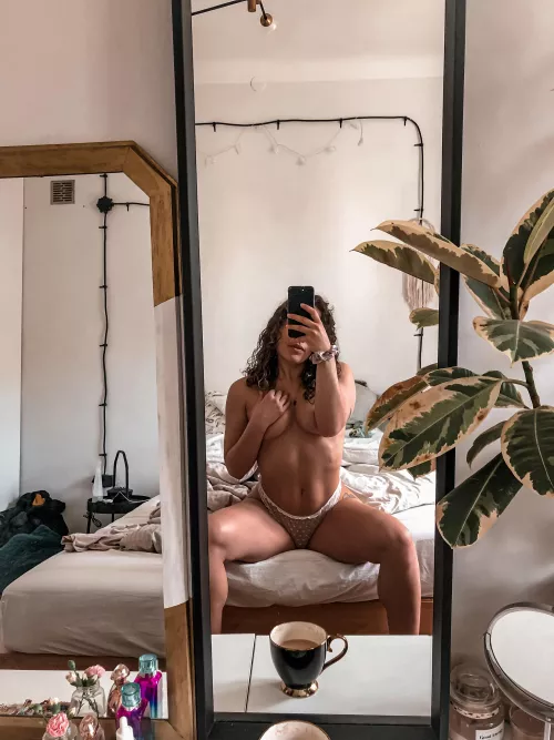 Curly girl looking a FB by CryLatina