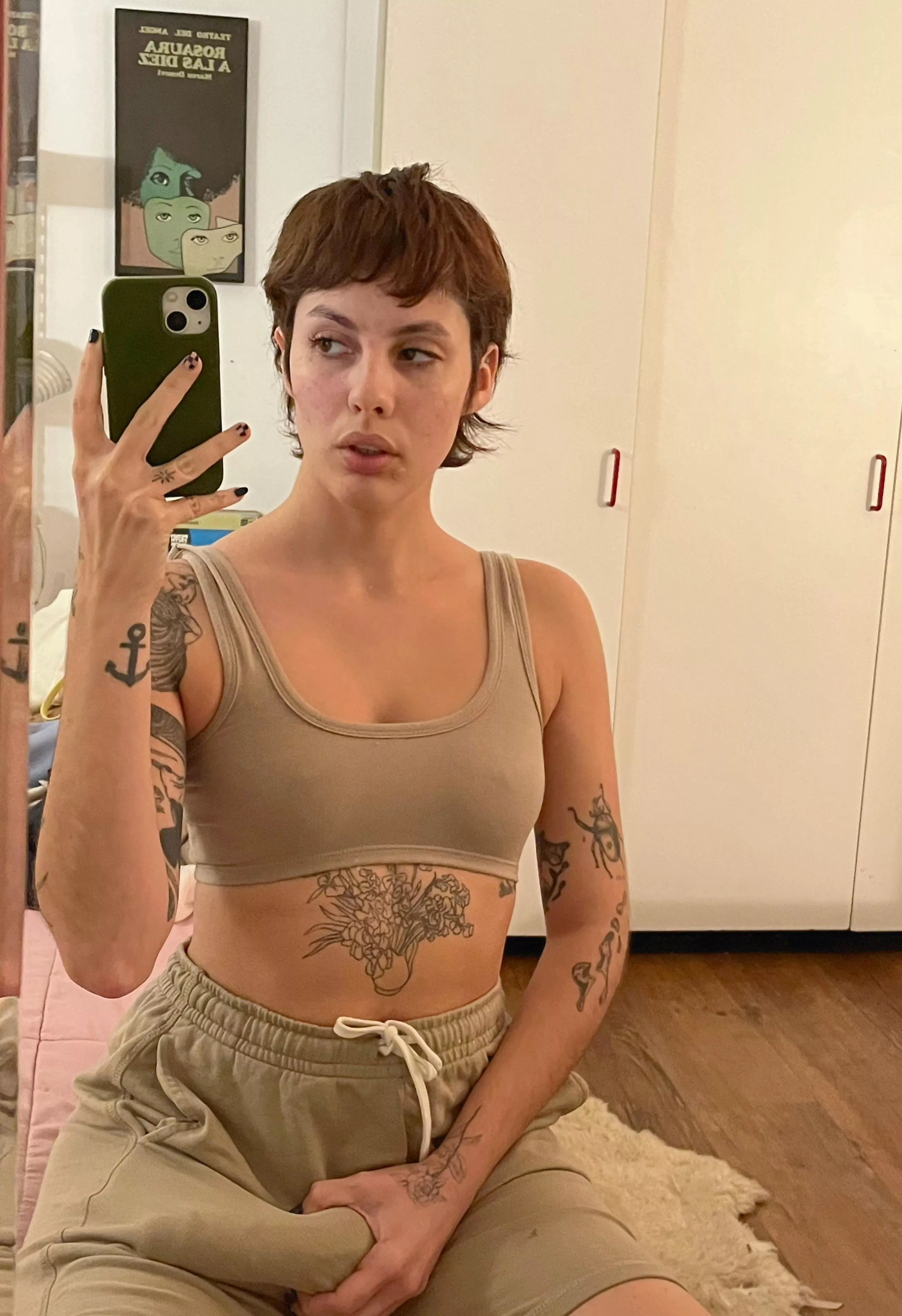 Feeling masc and dom and I’m looking for someone who’s into that 😈 posted by hellosofi