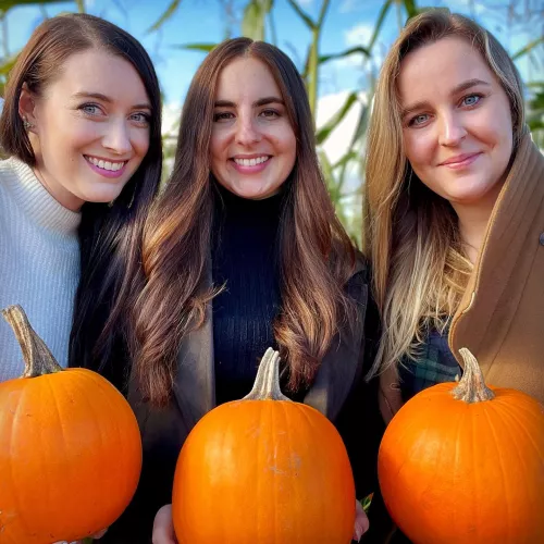 Gorgeous Smiles & Piercing Eyes by neegaadeek