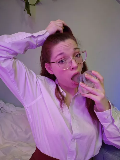 hold the back of my head please by petitesubkitten