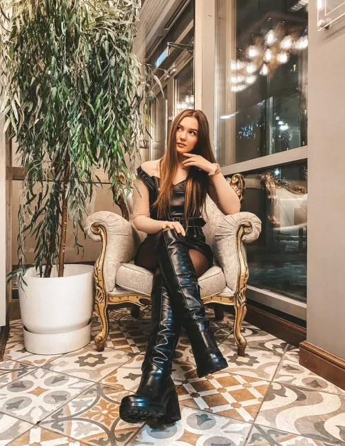 I know you want to worship them by betweenForearm41