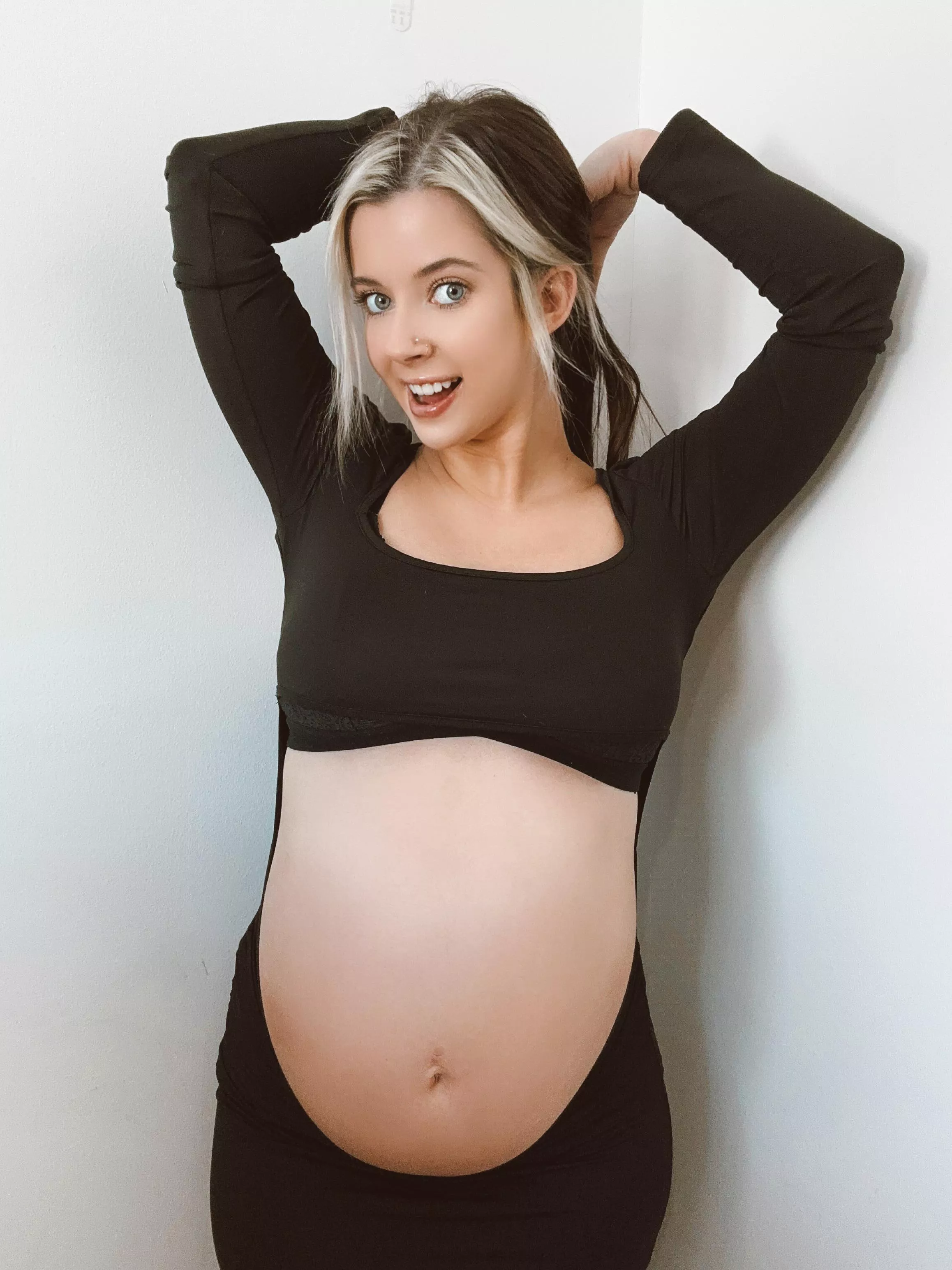 I love seeing all these other hot moms on here! 😩🥰 posted by midwest-twins