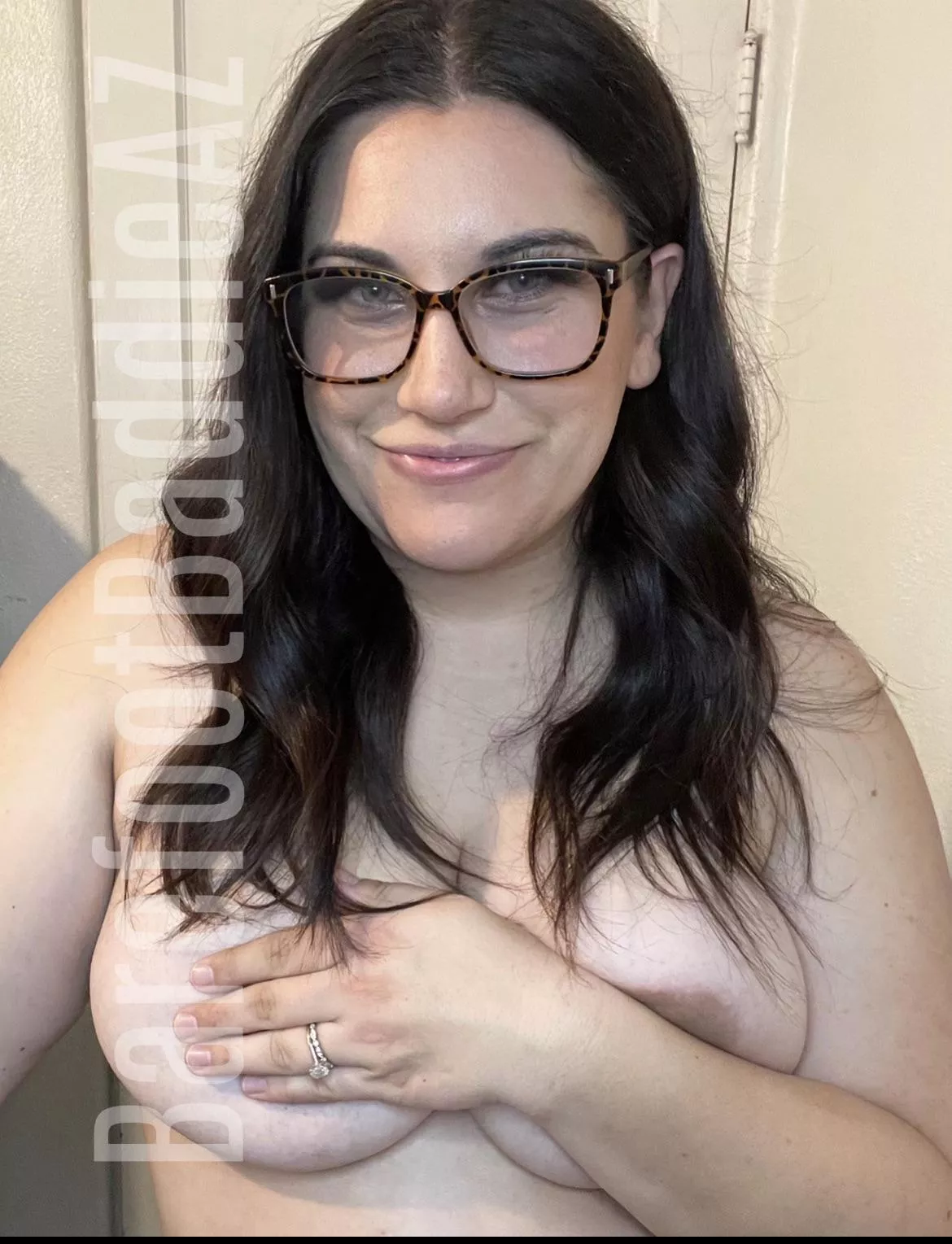 I see you peeking 👀 posted by BarefootBaddieAZ