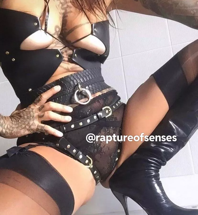 Leather from head to toe 🔥 posted by raptureofsenses