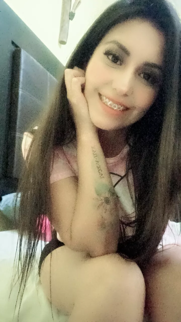 Looking for someone that wants a Mexican girlfriend ✌️ posted by janguzman_