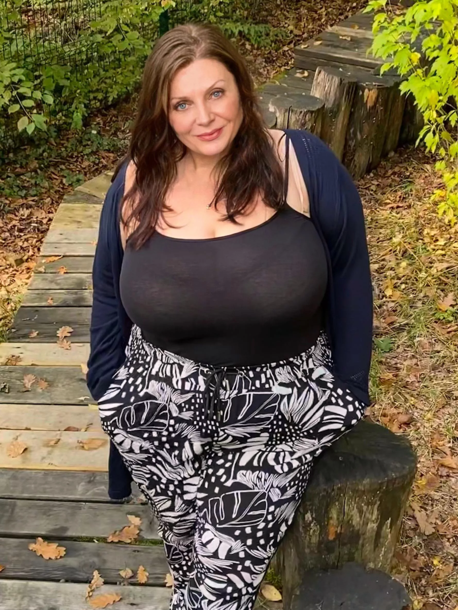 MILF covers them up well posted by Wideboy22