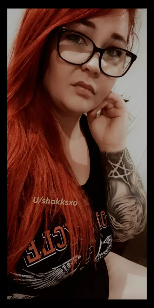 morning's are better spent with red flags 😏💅🏻 by shakksxo