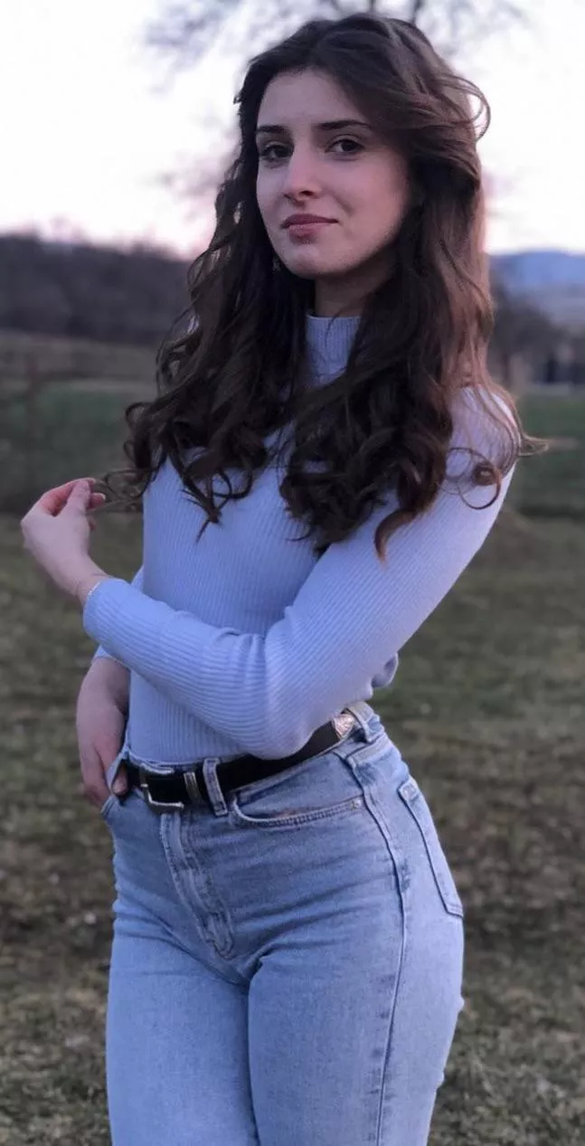 Perfect girl IUTR posted by theviolentkat12