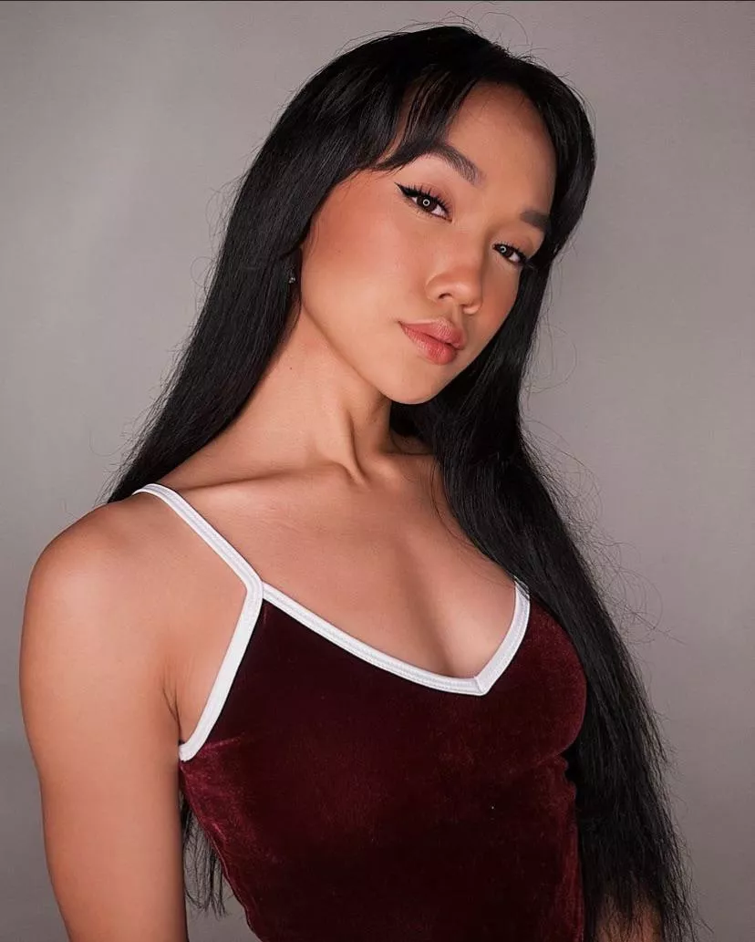 PM for kink convo’s of her posted by Level-Banana-7534