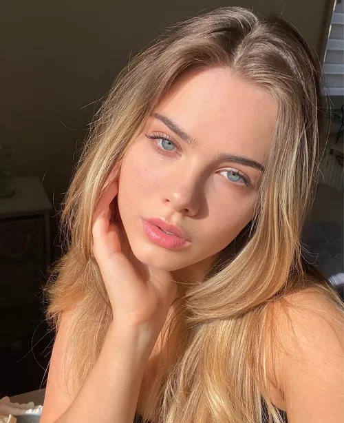 Sara Crumbleleg by cashmere1977-2