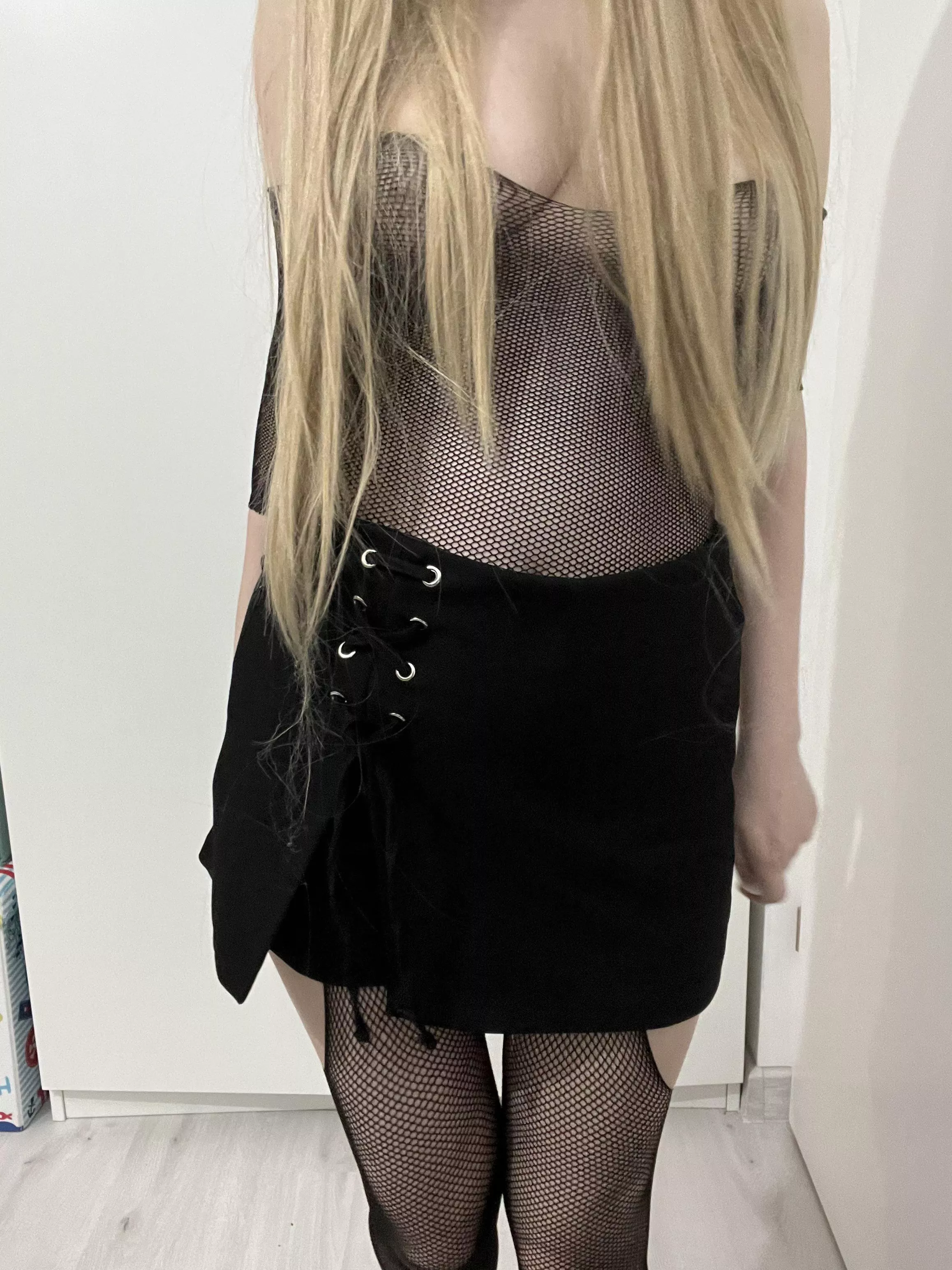 Sexy at office 😈 posted by kinkyhotdreams