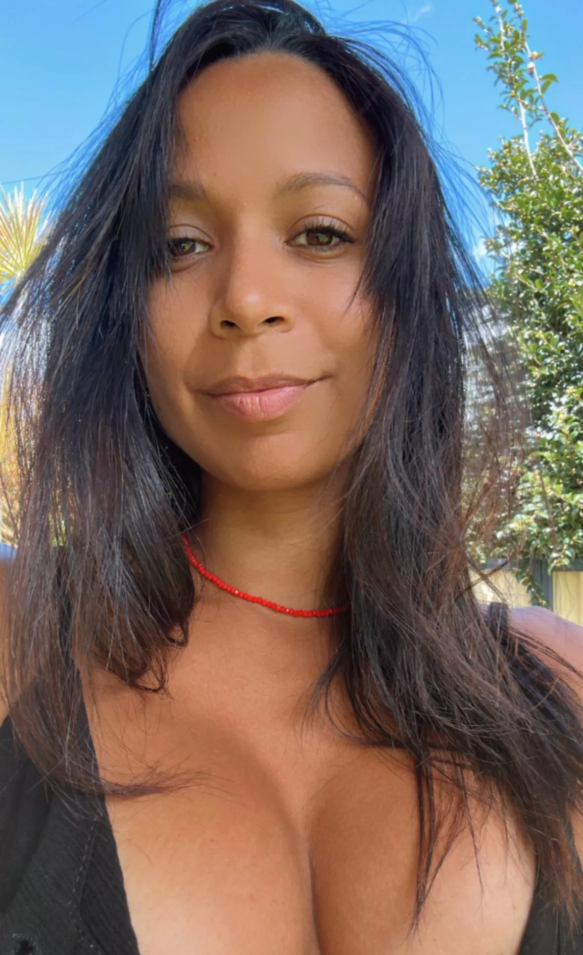 Sun is out cleavage is out posted by Nextdoorcharlie