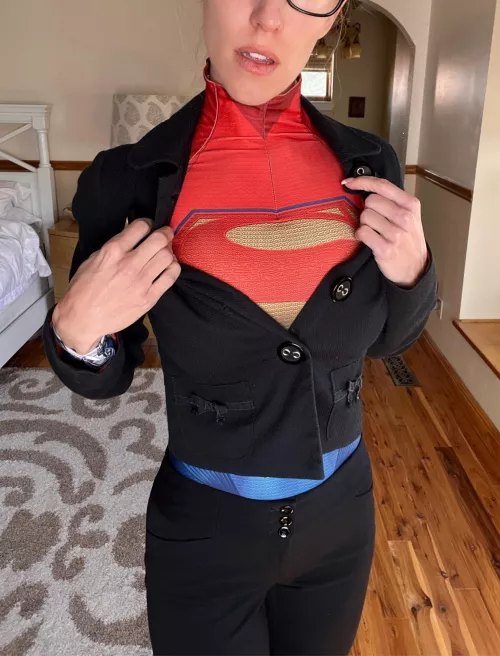 Supergirl had many amazing powers [f] by PetiteBlondeMel