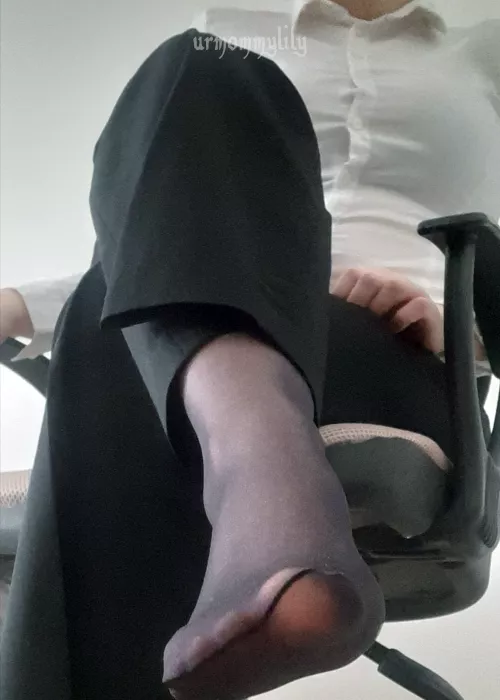 Where can I apply to be your secretary? by urmommylily