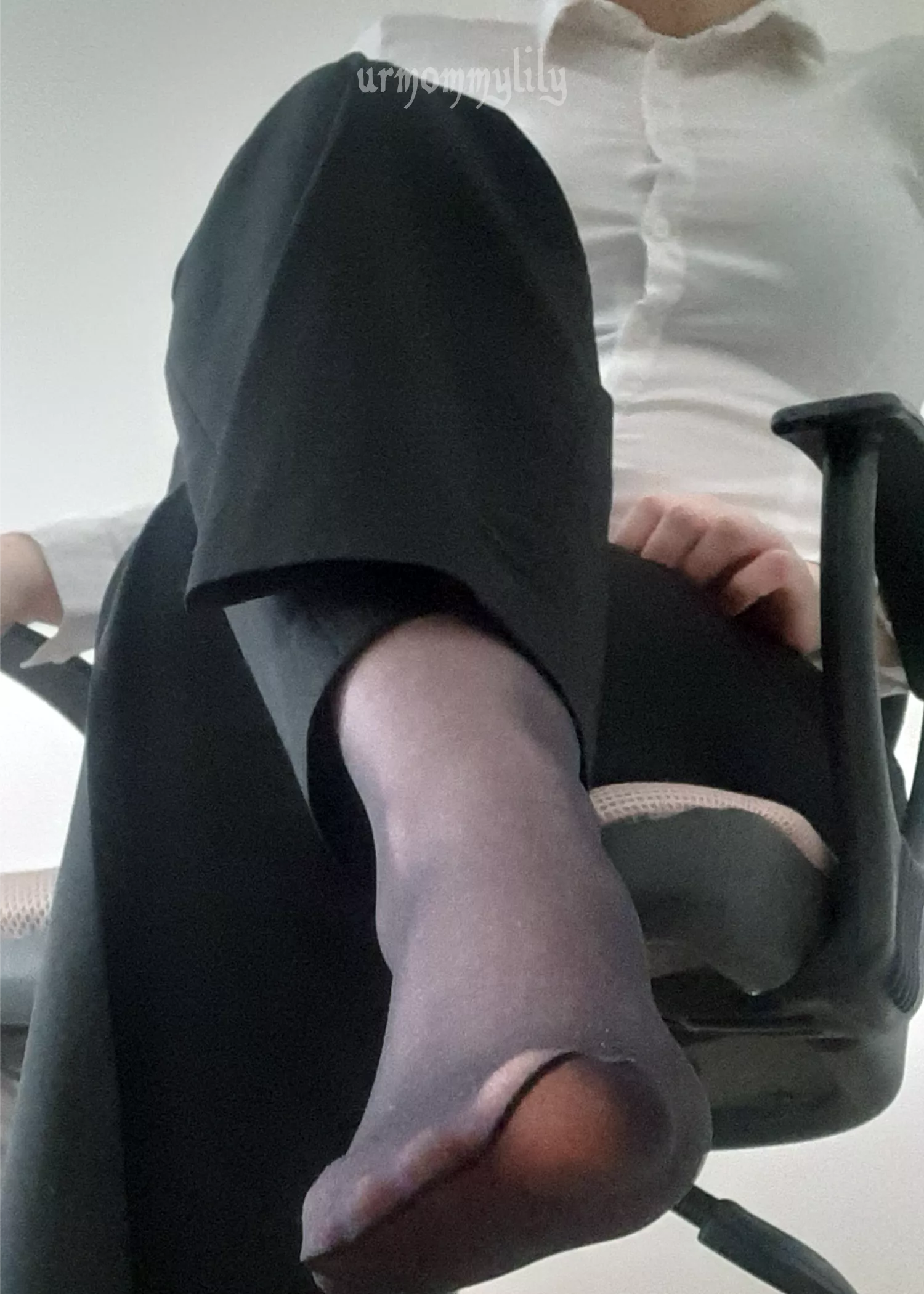 Where can I apply to be your secretary? posted by urmommylily