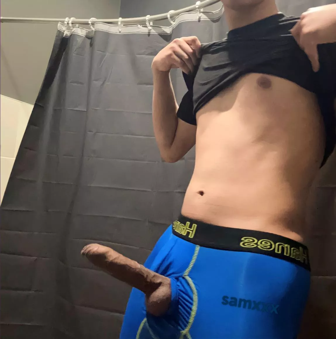 would u be my gym partner? 😏 posted by Samcamillo7