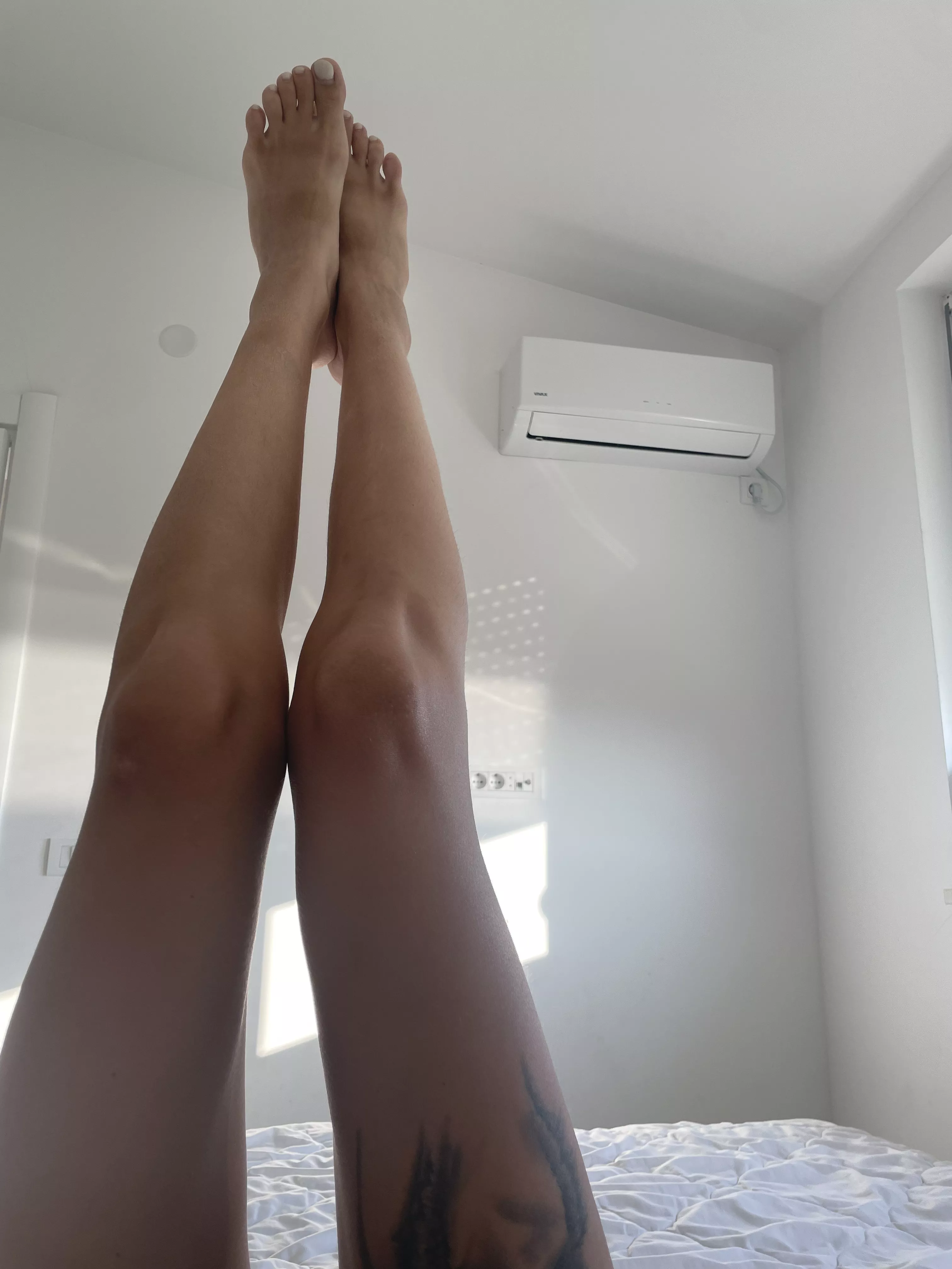 would you like to cum right on my feet? posted by BasinedBeta