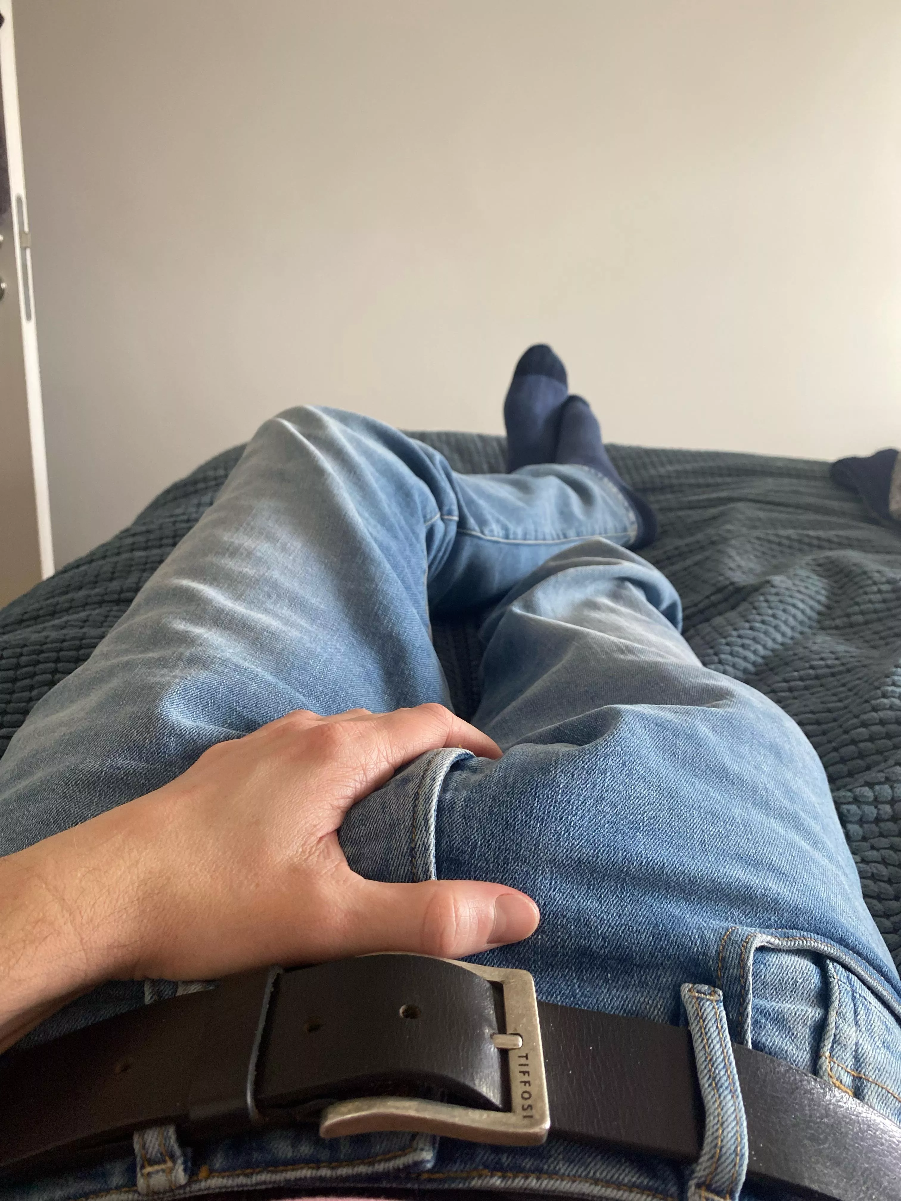 40 m hung dad looking to chat trade rp into taboo non con kink incl sleeplay raceplay ageplay. Few limits. Looking for guys experienced with non con incl roofi/e. Happy to share personal experience with face. 18+ only. posted by nightcrawler2023