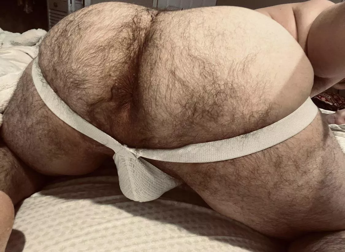 5’10” 200lbs posted by Culon92