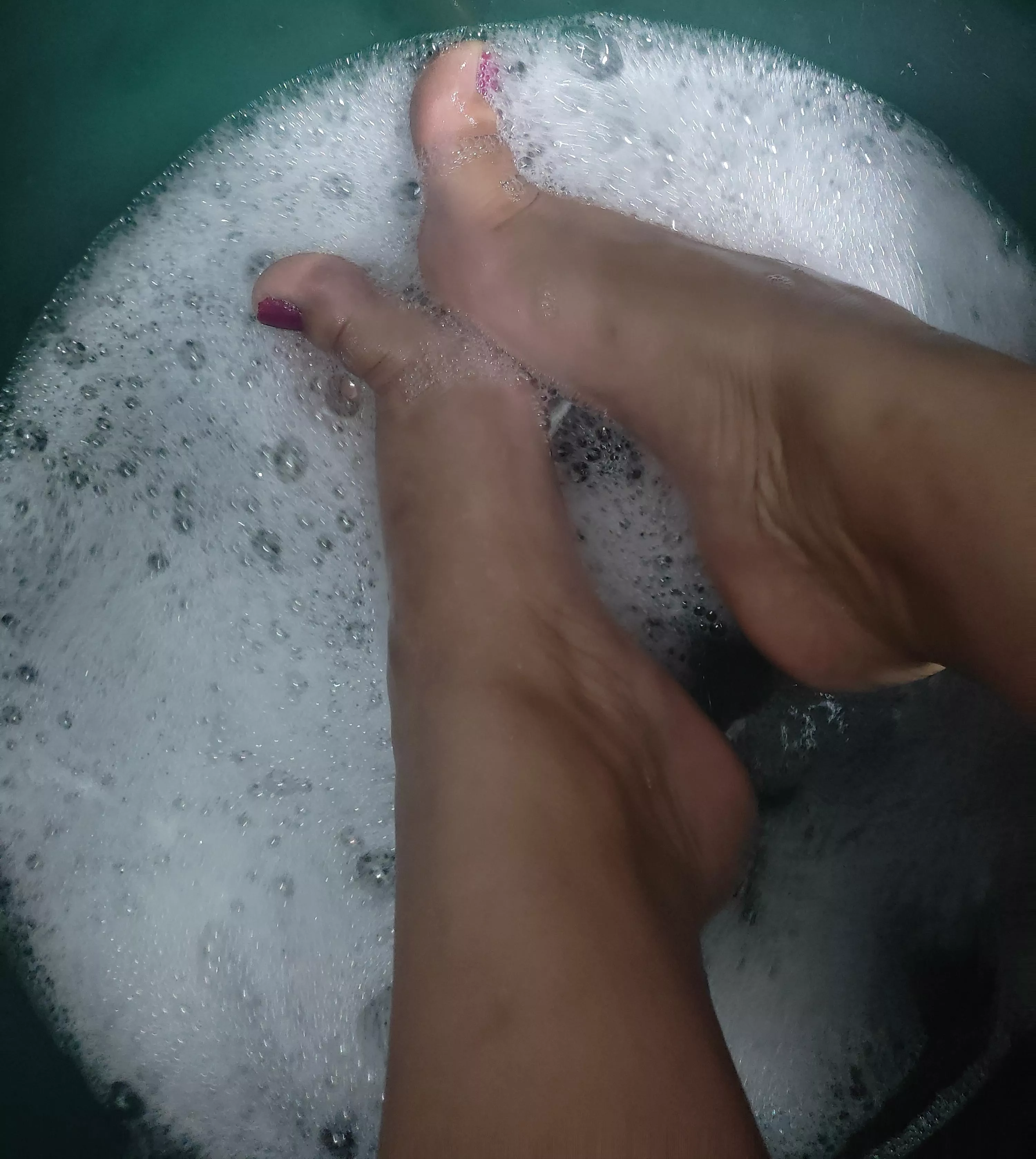 A delicious bubble bath for my soft feet 😏. posted by Kathyfeet