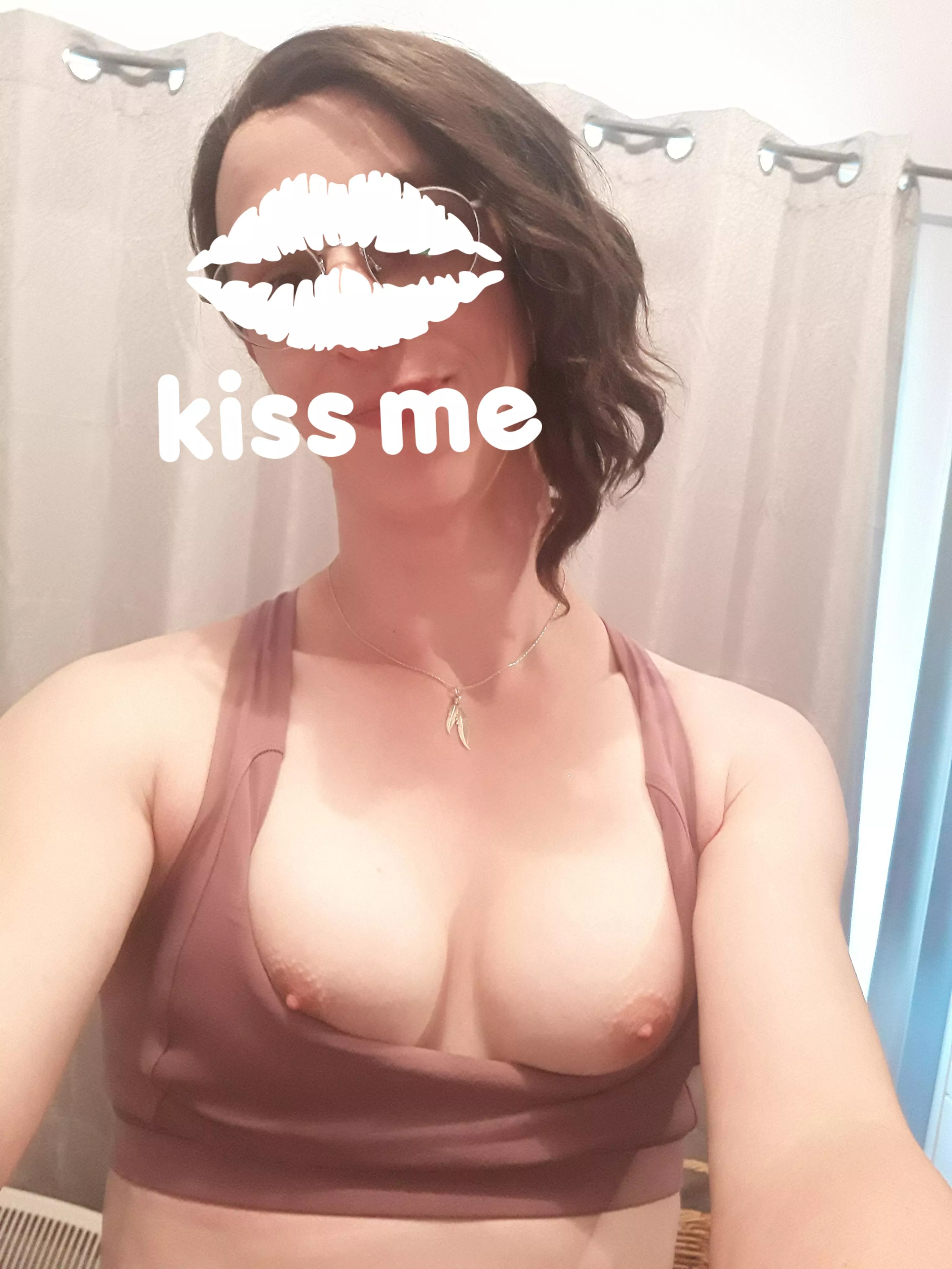 A quick pre-tennis nude. Hope y'all like it 😘😘 posted by Dianna_Steel