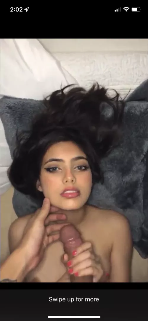 aight what’s this girl’s name by neergsacul