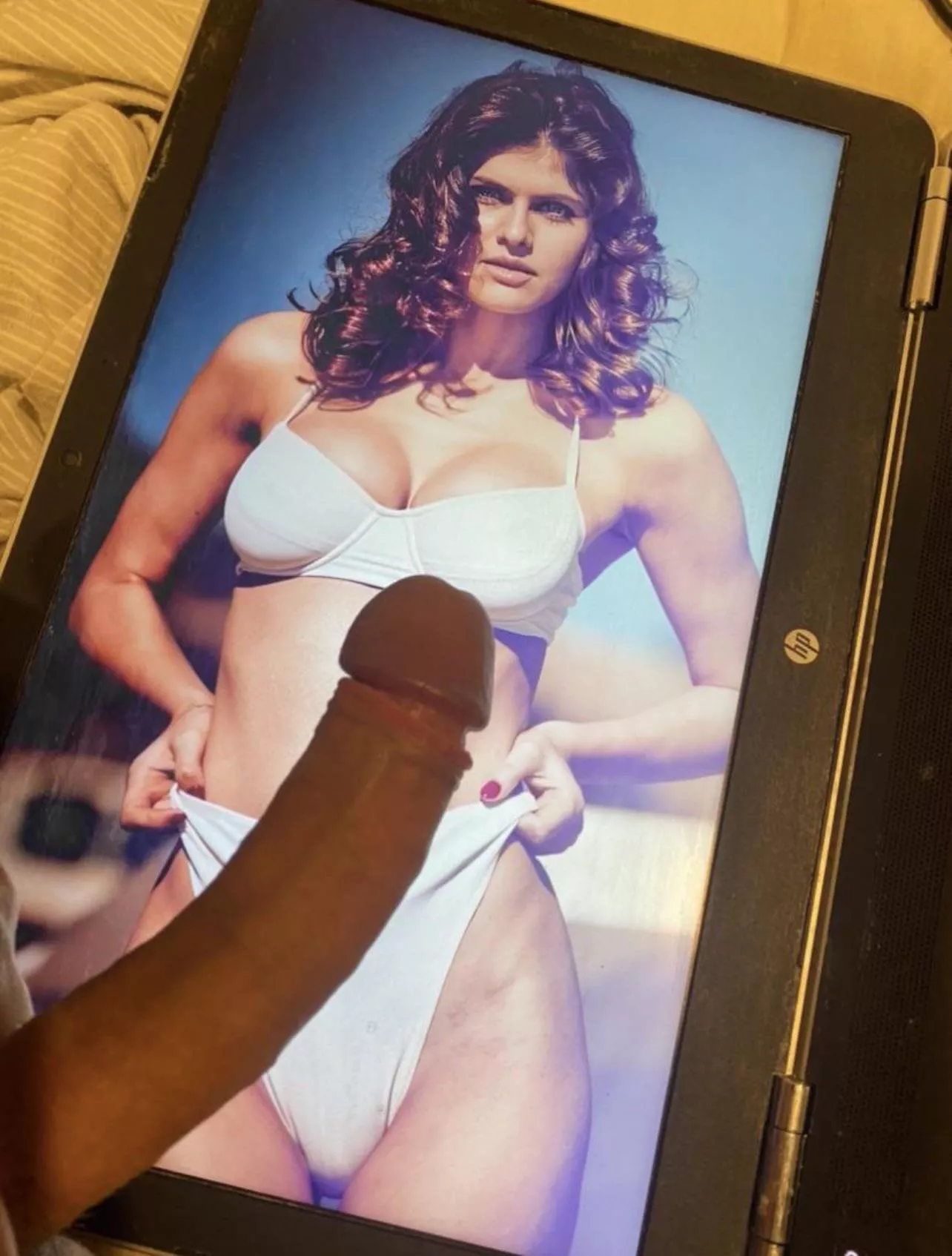 Alexandra Daddario makes my days brighter posted by Traxyon