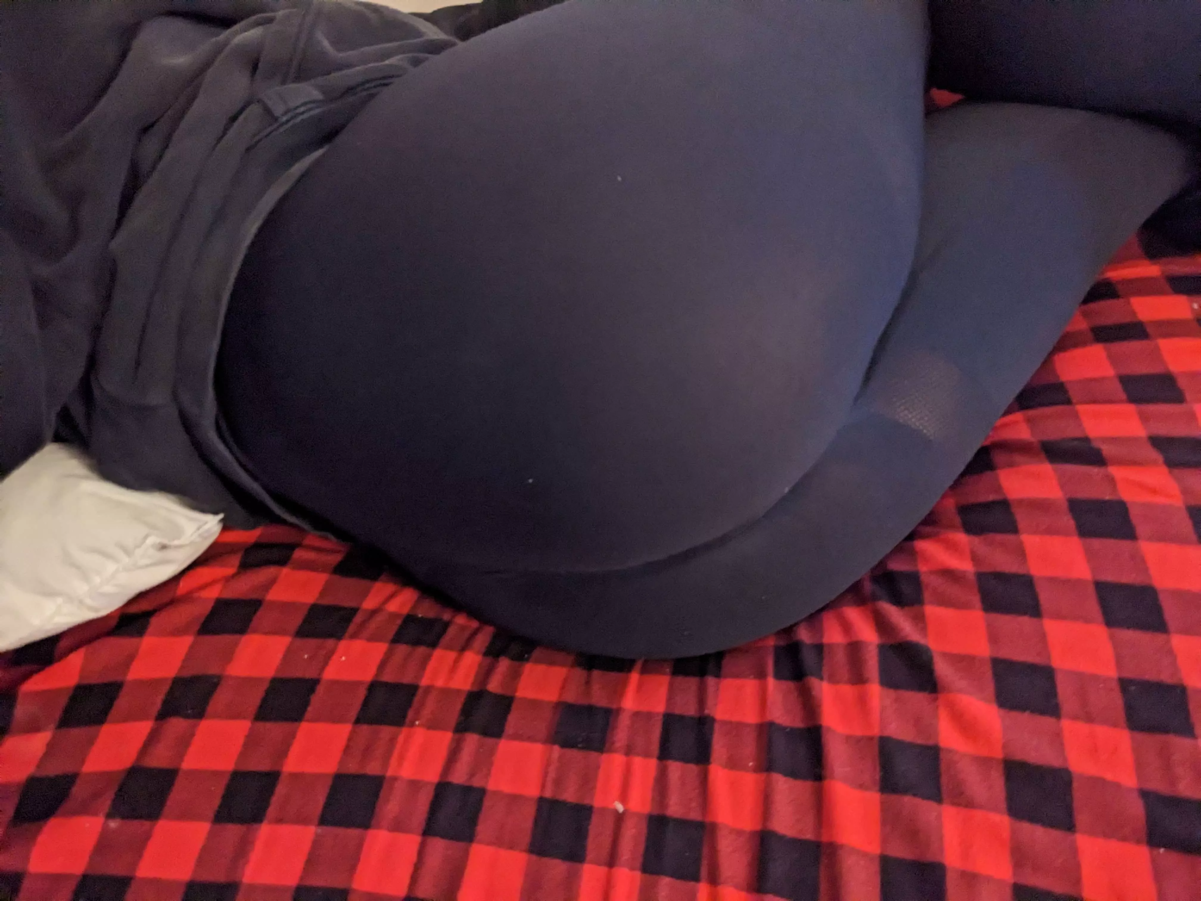 ass in leggings posted by tasty_3z