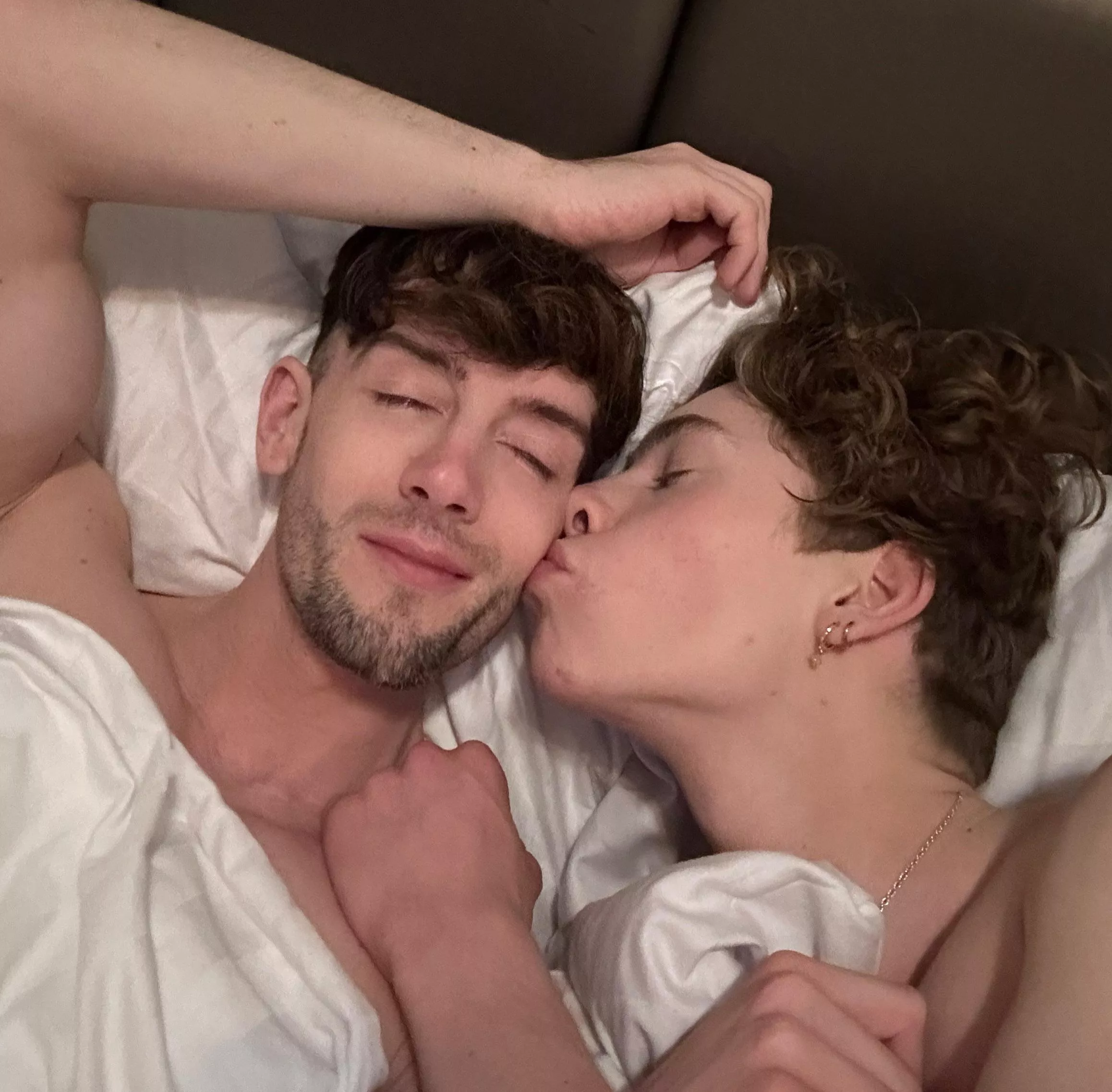 Boyfriend & Me wishing you all a great week! posted by EvanSnowsz