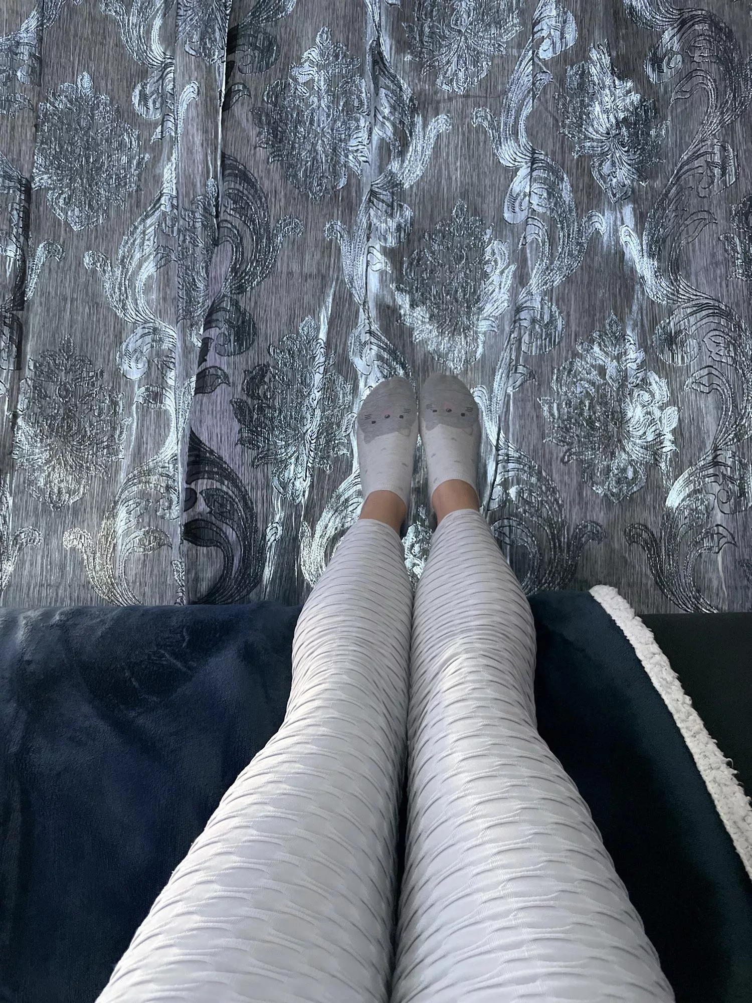 Come over here & give them a sniff posted by Elexxa93