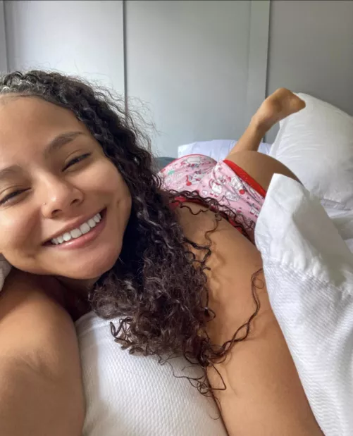 [f18] Hope you like smiley Latinas 😁🐿️ by ILoveSmilinggBack