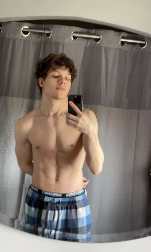 feeling somewhat good about myself :) by g4rnie