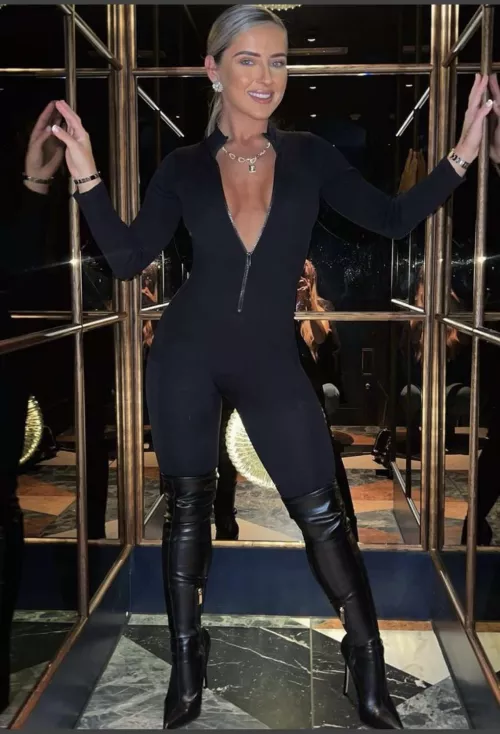 Figure on Becca 🥵 by PulpVega2