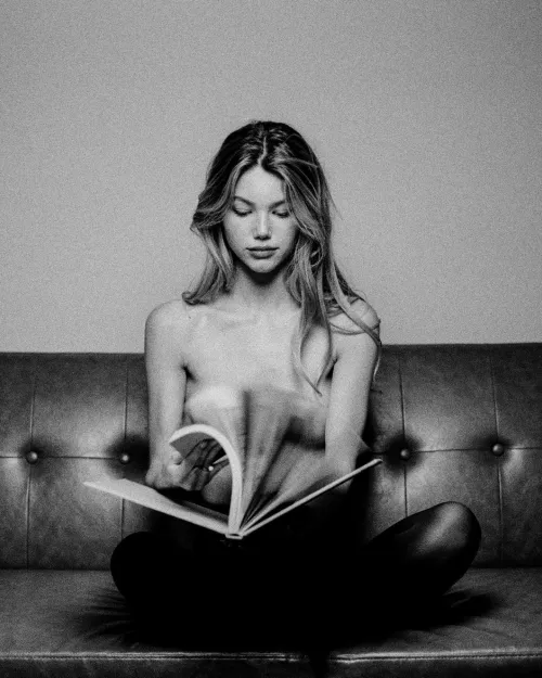 Flipping pages by bubblrisback