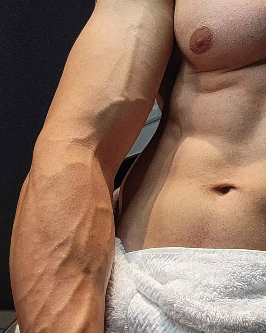 How do you like this combo 😏..? posted by John_fitness91