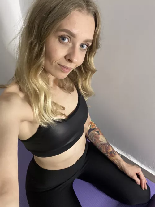 I feel great after my home workout. Hope you're having a happy day by SexSweetBlonde