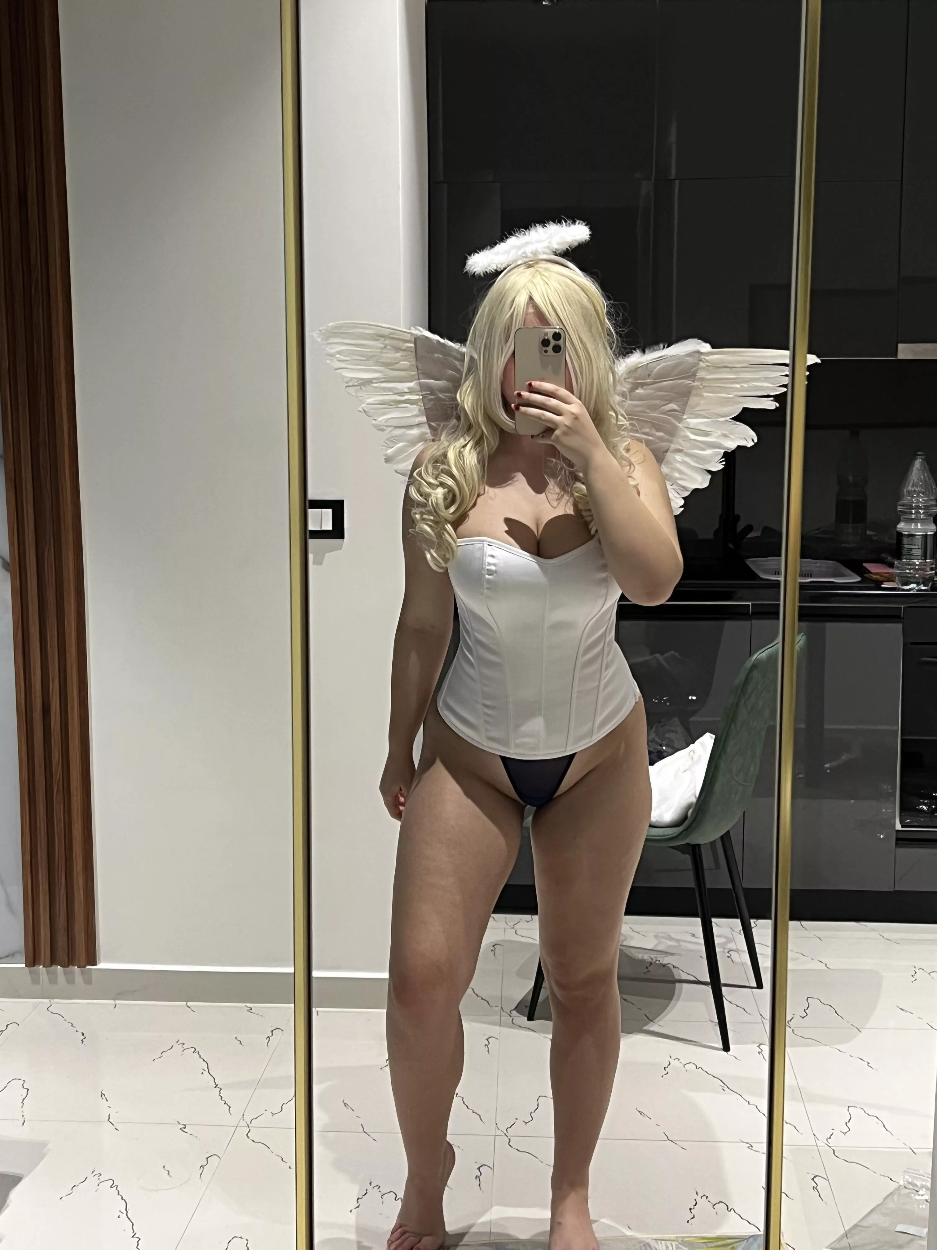 I think changing rooms are the best for a nude pic posted by widePlease