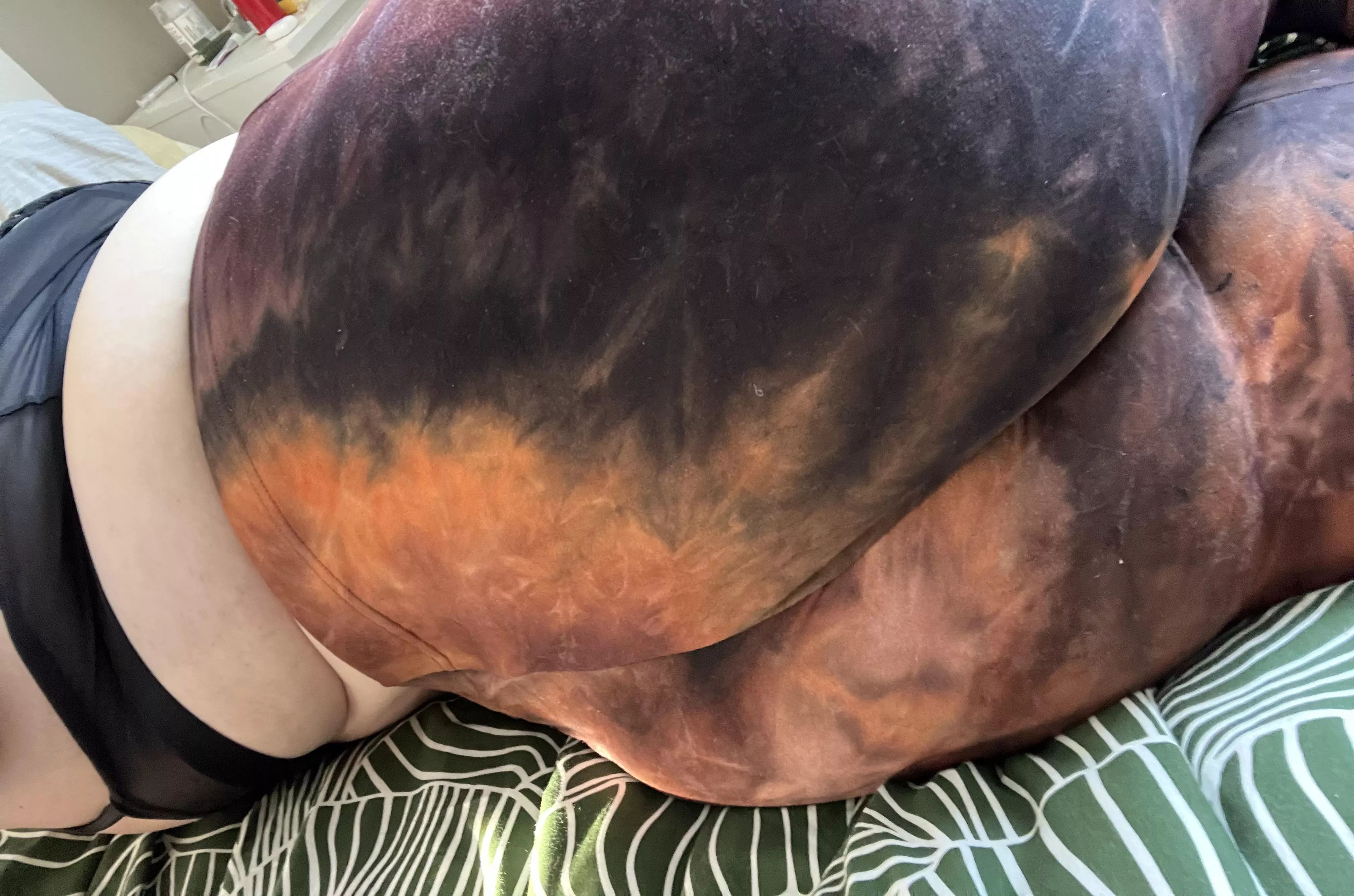 I’m trying to hypnotize you with the tiedye [f] 🤭 posted by Lamb_of_g