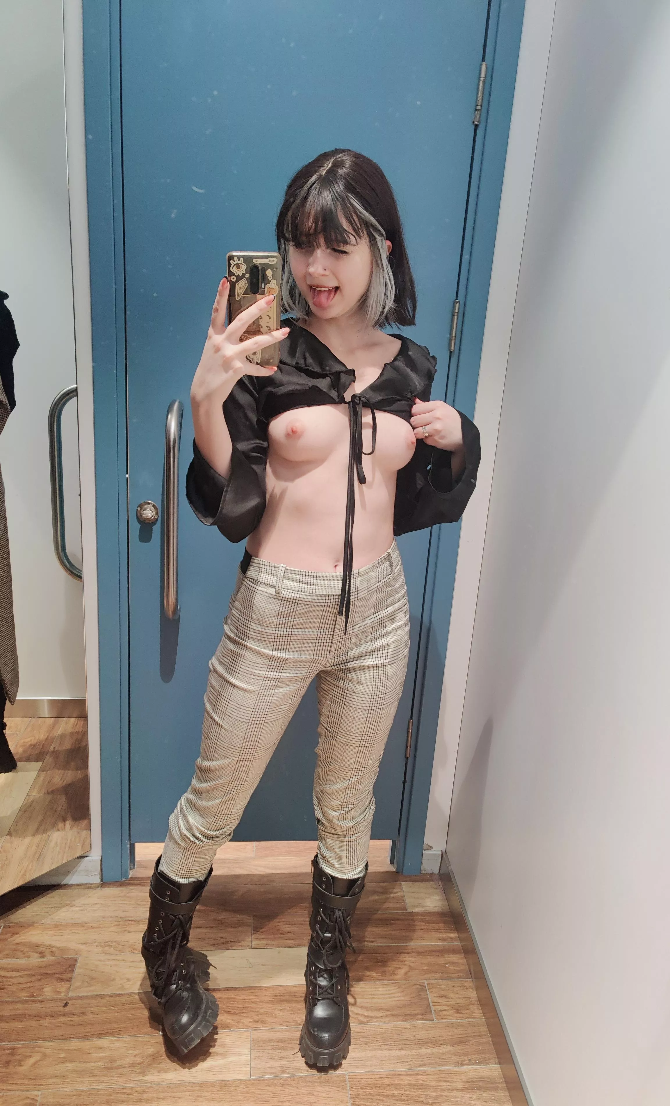 imagine you're my bf and I send you this while you're waiting for me to try all the clothes on posted by yourbabyvillian