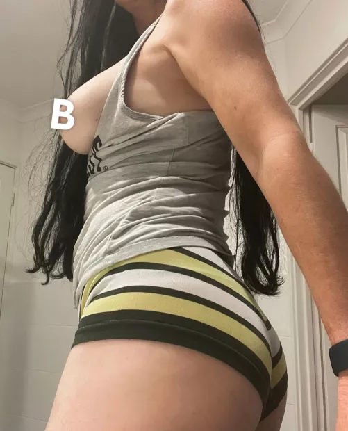 Is my top holding them up or do they sit well on their own 🧐 by aussieleevip