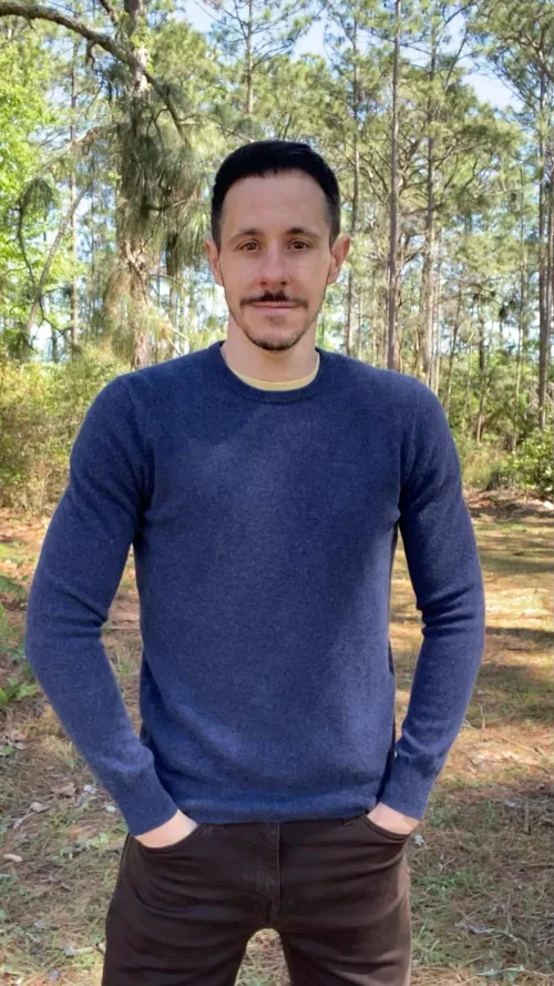 It’s been so warm recently it was nice to be able to wear a light sweater today. by rhh1977