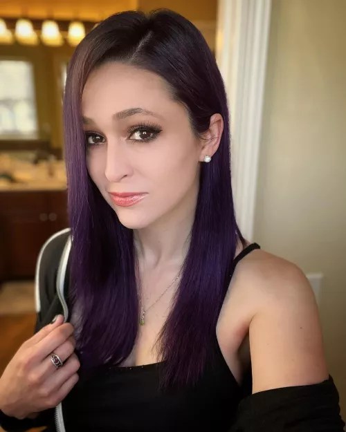 Jaclyn Glenn by tedshuo