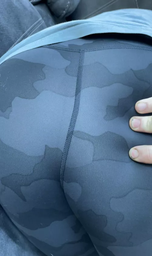 Peek a boo 😋 by peachymomma1