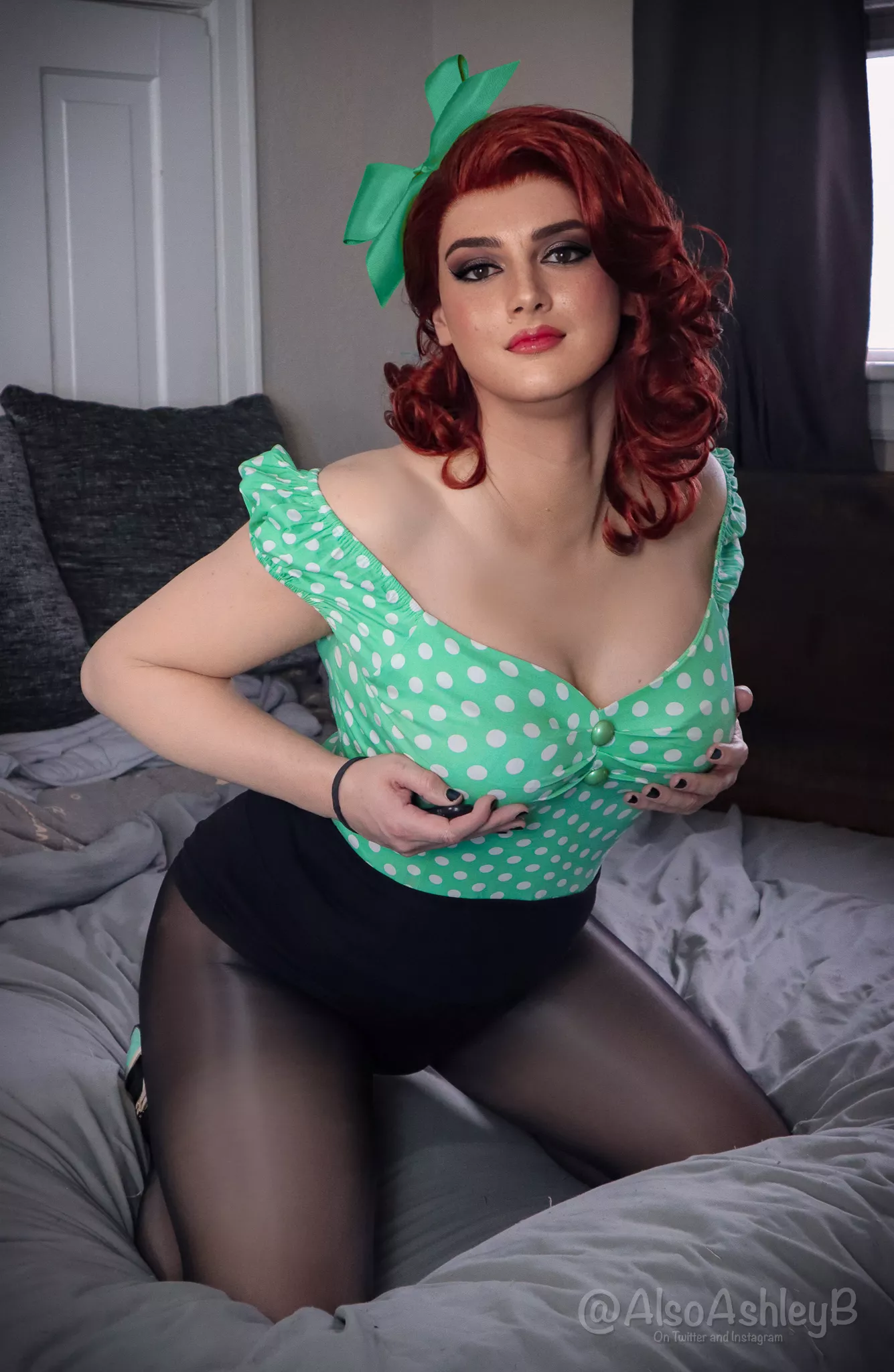 Pinup poses are way too fun 😝 posted by AlsoAshley