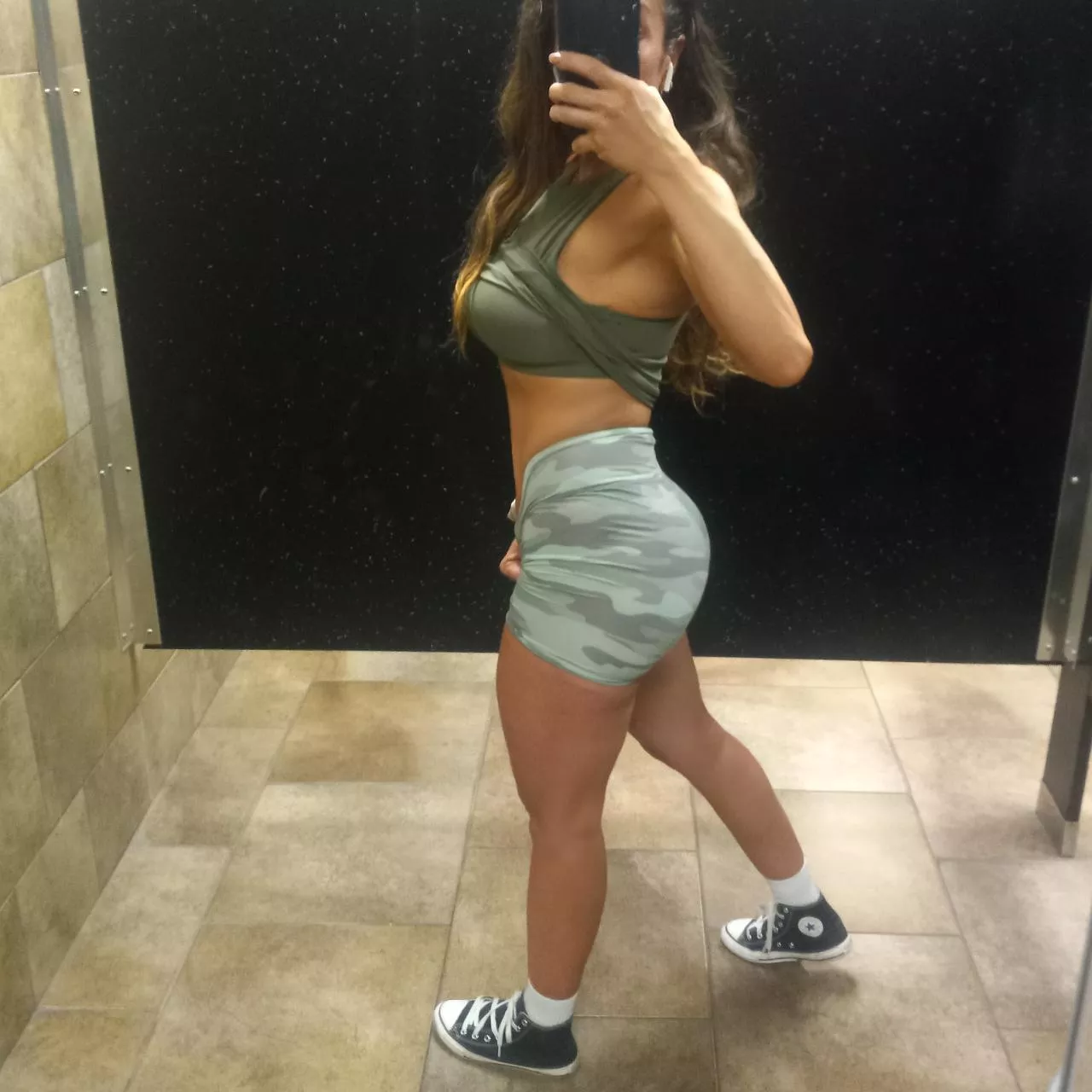 selfie posted by lola_santeria69