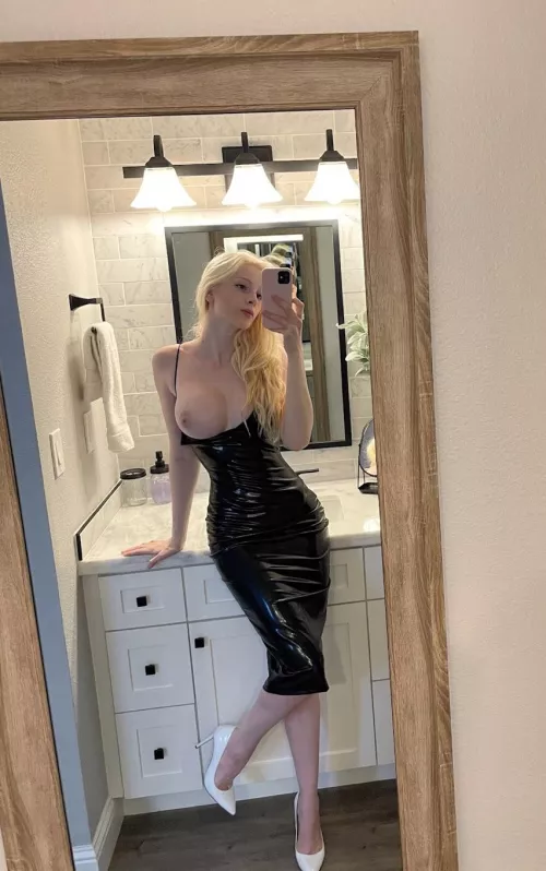 Showing off in my new dress by emilytaylorxo