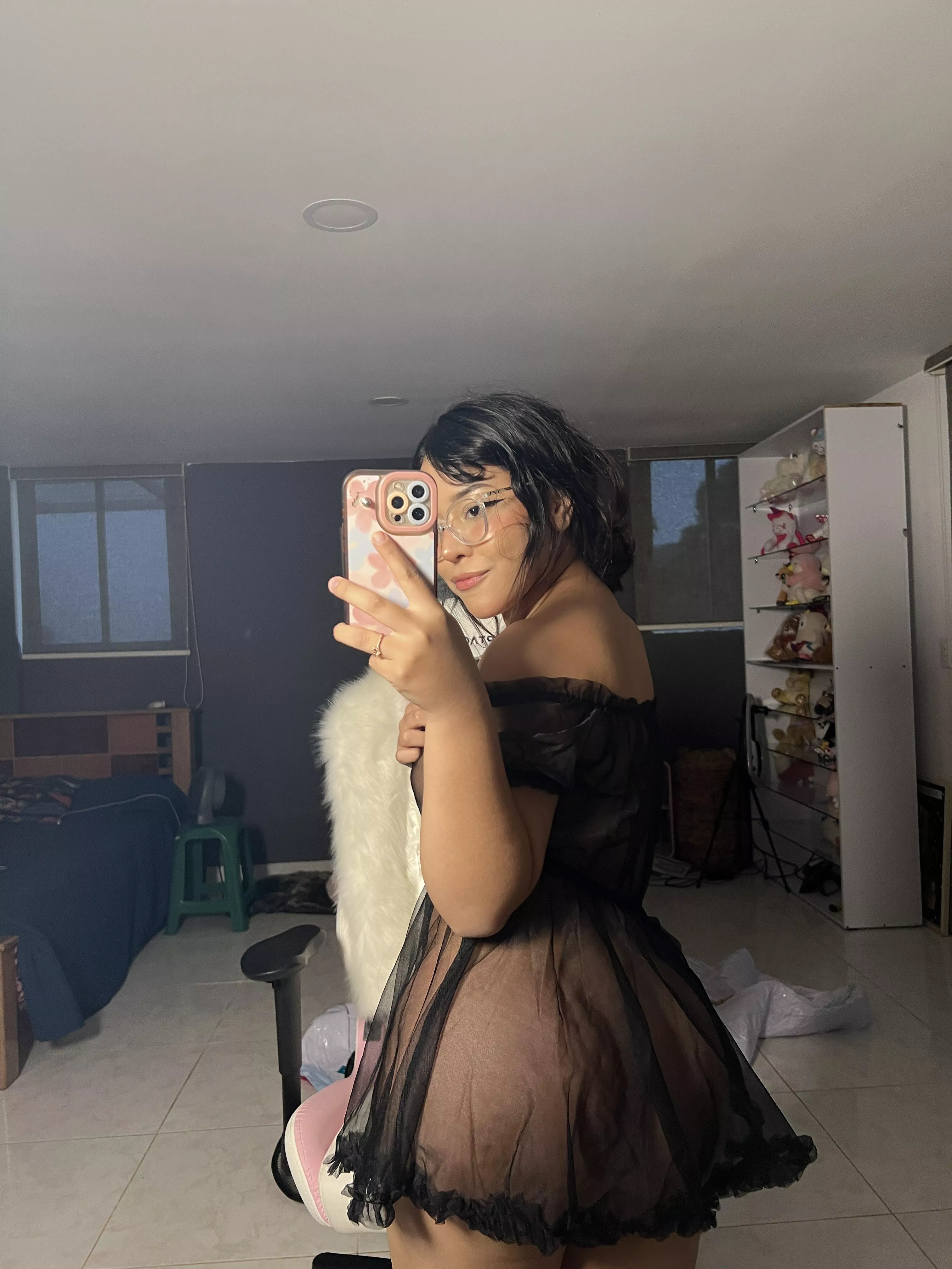 who wants to strip me completely posted by Iwishufuckme