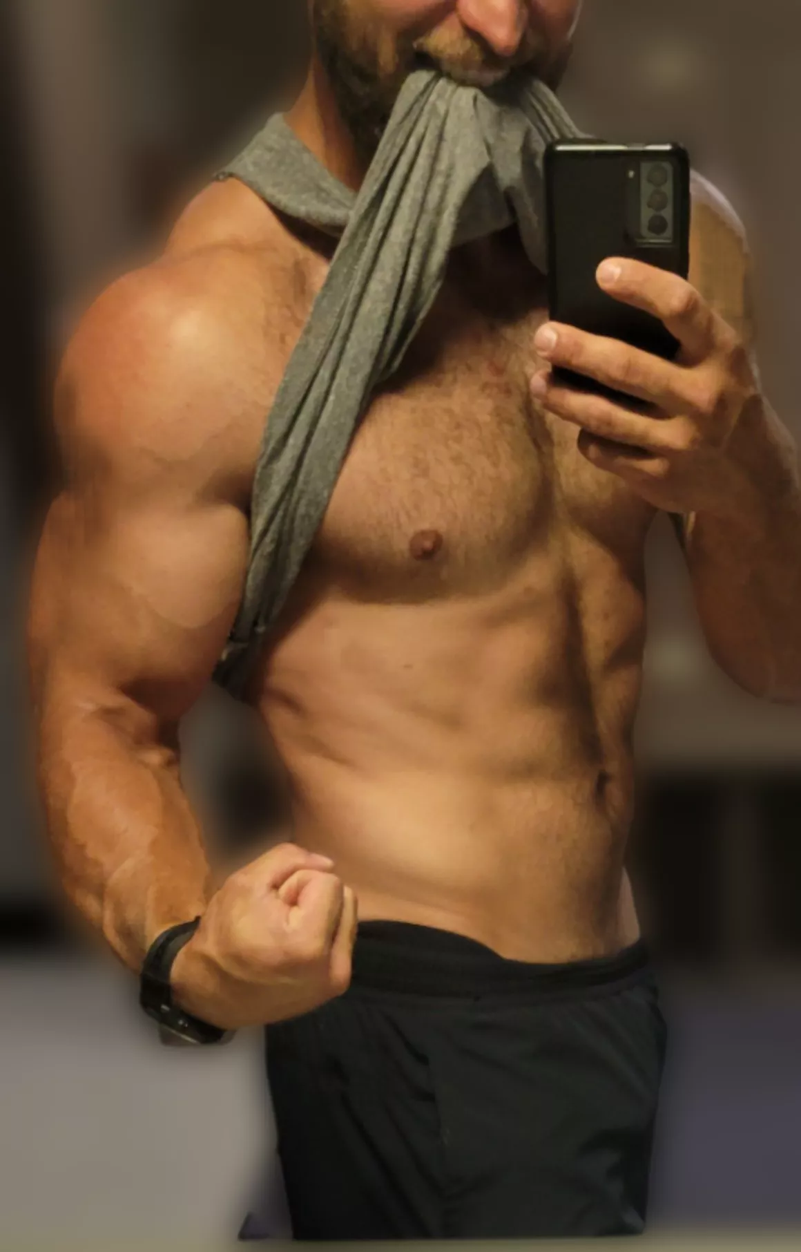 Whole Arm Porn? posted by peoplearedumb555